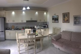 Jepet me qira apartamenti 1+1 me siperfaqe 75m2, Ενοικίαση