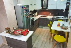 Jepet me qira Apartament 2+1, Ενοικίαση