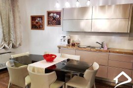 Shitet Apartament Dubleks, Venta