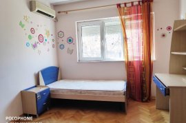 2+1+Ballkon (76 m2) - Grepi i Arte (Myslym Shyr) , Location