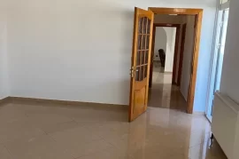 Shitet apartament 4+1 me Hipoteke..!!, Πώληση