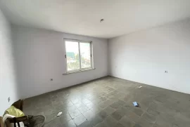 Apartament 2+1 ne shitje te “Pazari i Ri”, Eladás