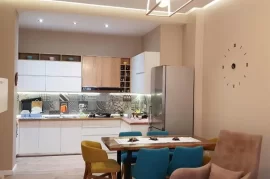 Apartament 2+1 në shitje në “Astir” pranë viles L, Venta