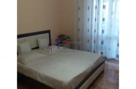 Apartament 3+1 ne shitje te “Shkolles se Bashkuar&, Eladás