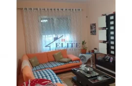 Apartament 3+1 ne shitje te “Shkolles se Bashkuar&, Shitje