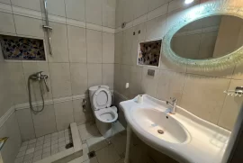 Apartament 2+1 me qira te “Komuna e Parisit” , Bérlés