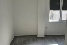 Apartament me qera, Ενοικίαση