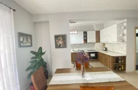 Apartament 2+1 me qira në “Rrugën e Barrikadave”, Ενοικίαση