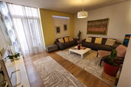 Apartament 2+1 me qira në “Rrugën e Barrikadave”, Huren