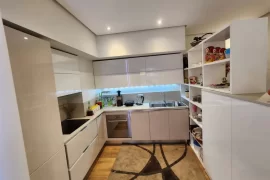 Apartament 2+1 me qira në “Rrugën e Barrikadave”, Alquiler