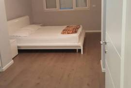 Apartament me qera ne bllok, Affitto