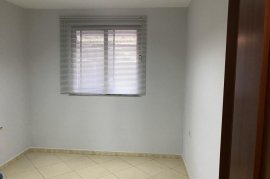 Amb per Zyra 1+1(70 m2) tek Rr. e Kavajes , Alquiler