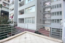 Amb Per Zyra 1+1 (52 M2) Tek Komuna E Parisit , Alquiler