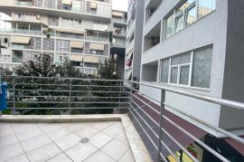 Amb Per Zyra 1+1 (52 M2) Tek Komuna E Parisit , Affitto