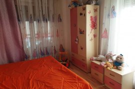 Apartament modern 2+1 prane Stc Trenit, Location