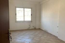 Shitet Apartament 2+1 Rruga Shtraus ,Lezhe, Sale