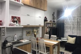 Apartament 2+1 ne shitje prane Farmaci 10, Vente