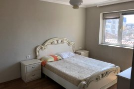 Jepet apartament per qera 2+1 tek Rruga hoxha tahs, Affitto