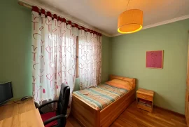 Apartament 3+1 me qira pranë 