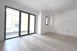 Apartament ne shitje, Verkauf