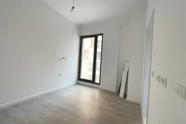 Apartament ne shitje, Verkauf