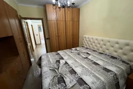 Apartament 2+1 në shitje në Blv. “Zhan D’ark”, Eladás