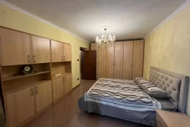 Apartament 2+1 në shitje në Blv. “Zhan D’ark”, Πώληση