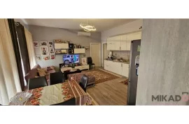 Shitet Apartament 3+1 tek Kompleksi 