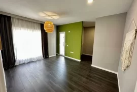 Shitet Apartament 1+1 pranë Qendrës, Verkauf