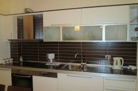 Shitet Apartament 2+1 te Pazari i Ri, Vente