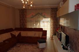 APARTAMENT 2+1 PËR SHITJE BUZË RRUGËS KRYESORE, Shitje