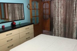 Ne Qender (Piazza) Jepet me Qera Apartament 1+1 , Ενοικίαση