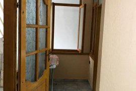 Ne Qender (Piazza) Jepet me Qera Apartament 1+1 , Ενοικίαση