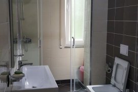 Apartament 1+1+garazh prane Kopshtit Botanik, Bérlés