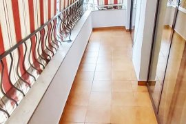 Jepet me qira Apartament, Ενοικίαση