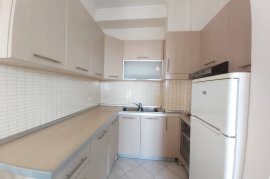 Shitet Apt 1+1 me Ballkon (Materniteti i Ri), Sale