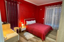 Jepet me qera apartament 2+1 ne 21 Dhjetori!, Miete