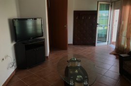 Jepet me qera apartament 1+1 ne Stacioni i Trenit!, Miete