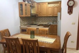 Jepet apartament me qira 1+1 tek Rr Rreshit Petrel, Ενοικίαση