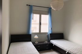 Jepet apartament me qera 3+1, tek rruga e Kavajes,, Huren