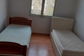 Jepet  apartament  me qera 2+1Bulevardi Bajram Cur, Huren