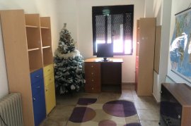 Prokuroria, apartament 3+1+2 wc me qera!, Huren