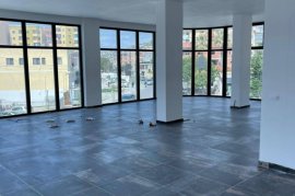 Jepet me qira Ambient me sip.180m2, Lezhe, Location