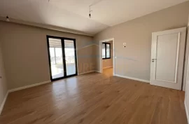 Shitet, Penthouse 3+1+2, Fresku, Tiranë., Vente