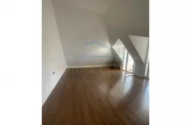 Shitet, Apartament 2+1, Fresku, Tiranë., Shitje