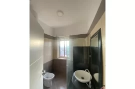 Shitet Apartament 2+1+2 me 1 Post Parkimi ne Fresk, Πώληση