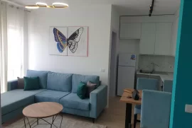  Apartament 1+1 Fusha Aviacionit, tek Bar “Agron”, Qera