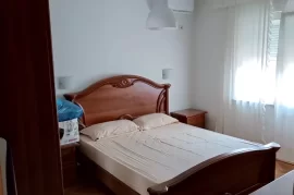 Qera, Apartament 1+1, Blv. Zogu I Pare, 450 Euro,, Ενοικίαση