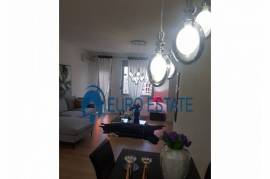 Shitet Apartament, Sale