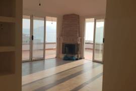 SHITET APARTAMENT UJI I FTOHTË, VLORË, Πώληση